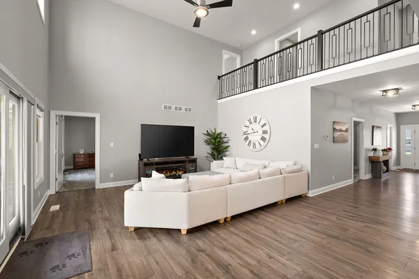 $638,900 | 512 West Joliet Street, Crown Point, IN 46307