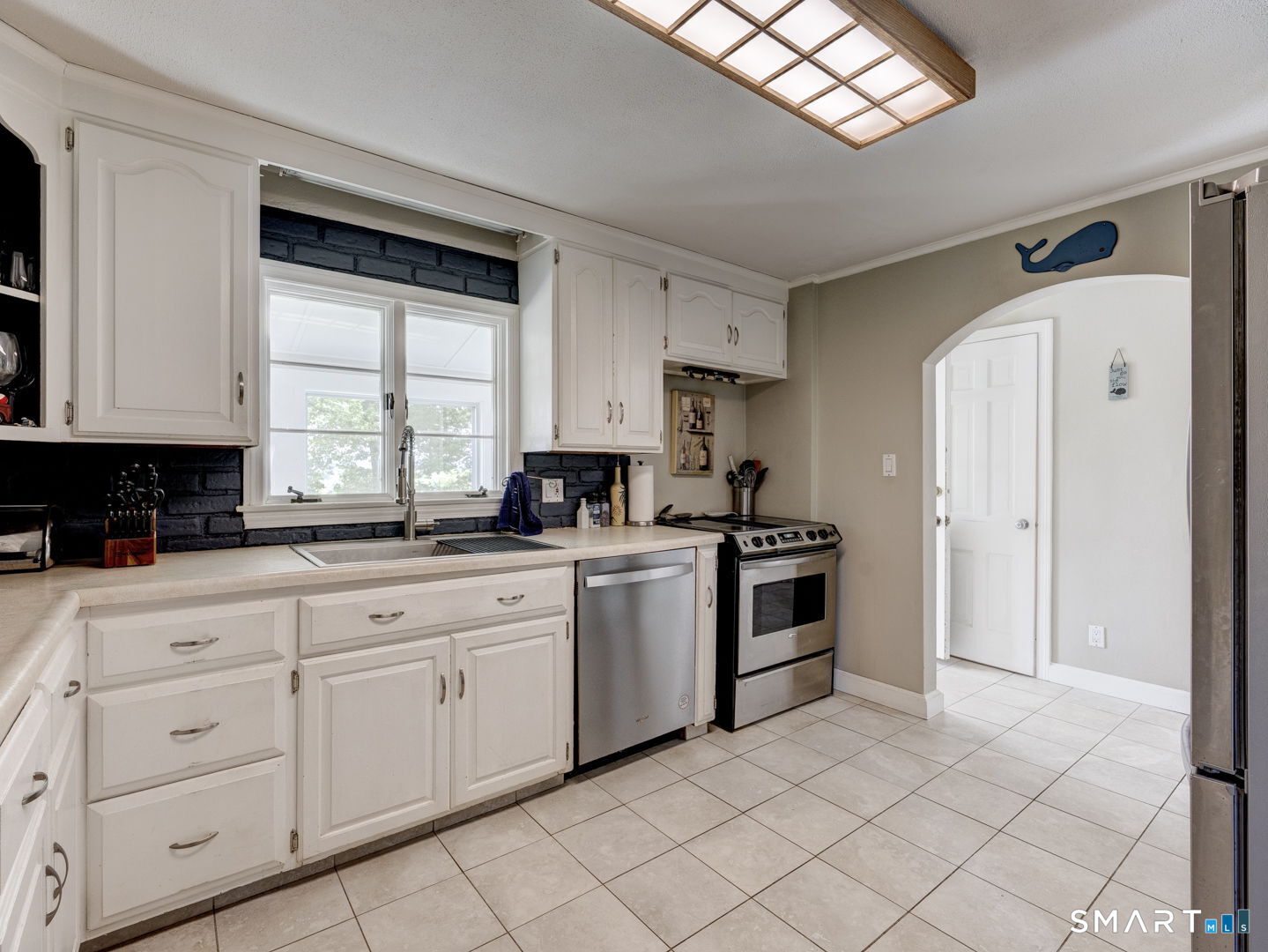 432 Ridge Road Wethersfield, CT 06109 - Photo 11 of 39