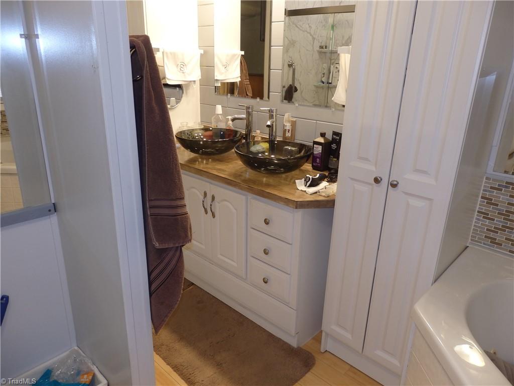 492 Mt Shepherd Road Asheboro, NC 27205 - Photo 22 of 43 Dual vanity