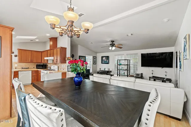 $289,000 | 24 Via Rosal, Unit 24, Camarillo, CA 93012