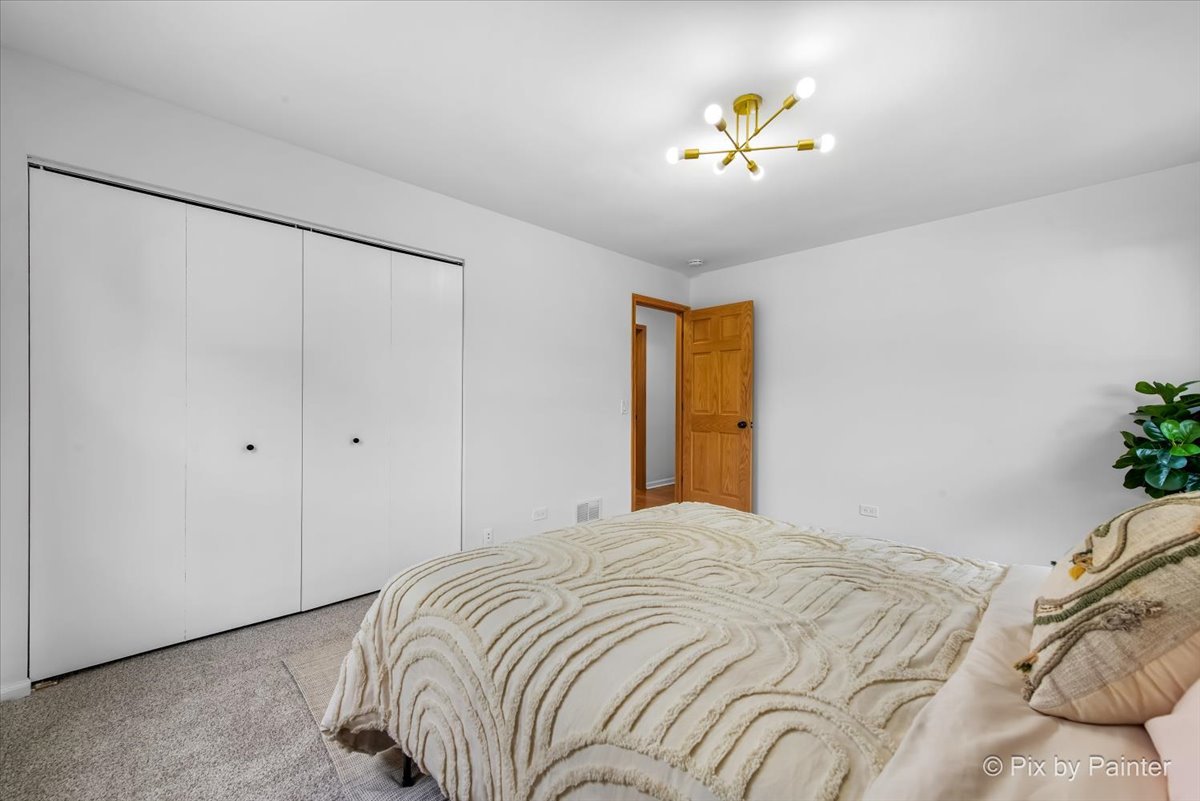 1422 Ridgeway Street Round Lake Beach, IL 60073 - Photo 12 of 26 Gallery Image 12
