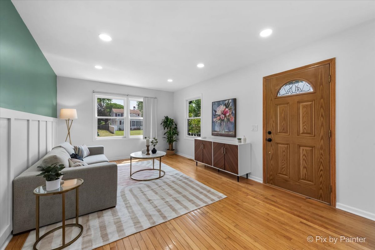 1422 Ridgeway Street Round Lake Beach, IL 60073 - Photo 2 of 26 Gallery Image 2
