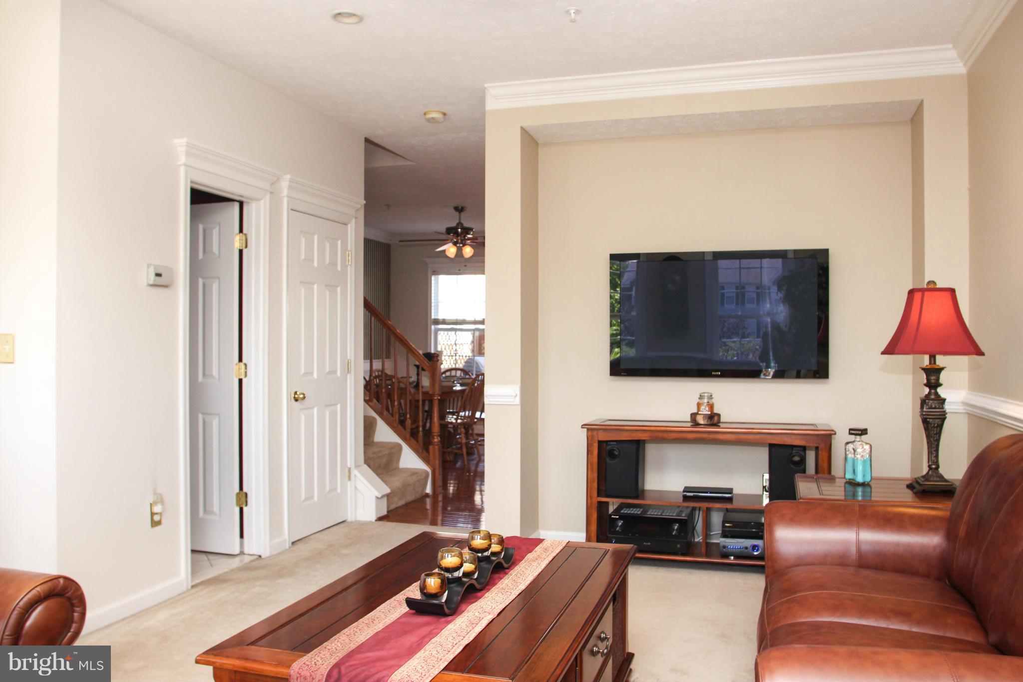 5046 Kemsley Court Rosedale, MD 21237 - Photo 7 of 30 Living Room