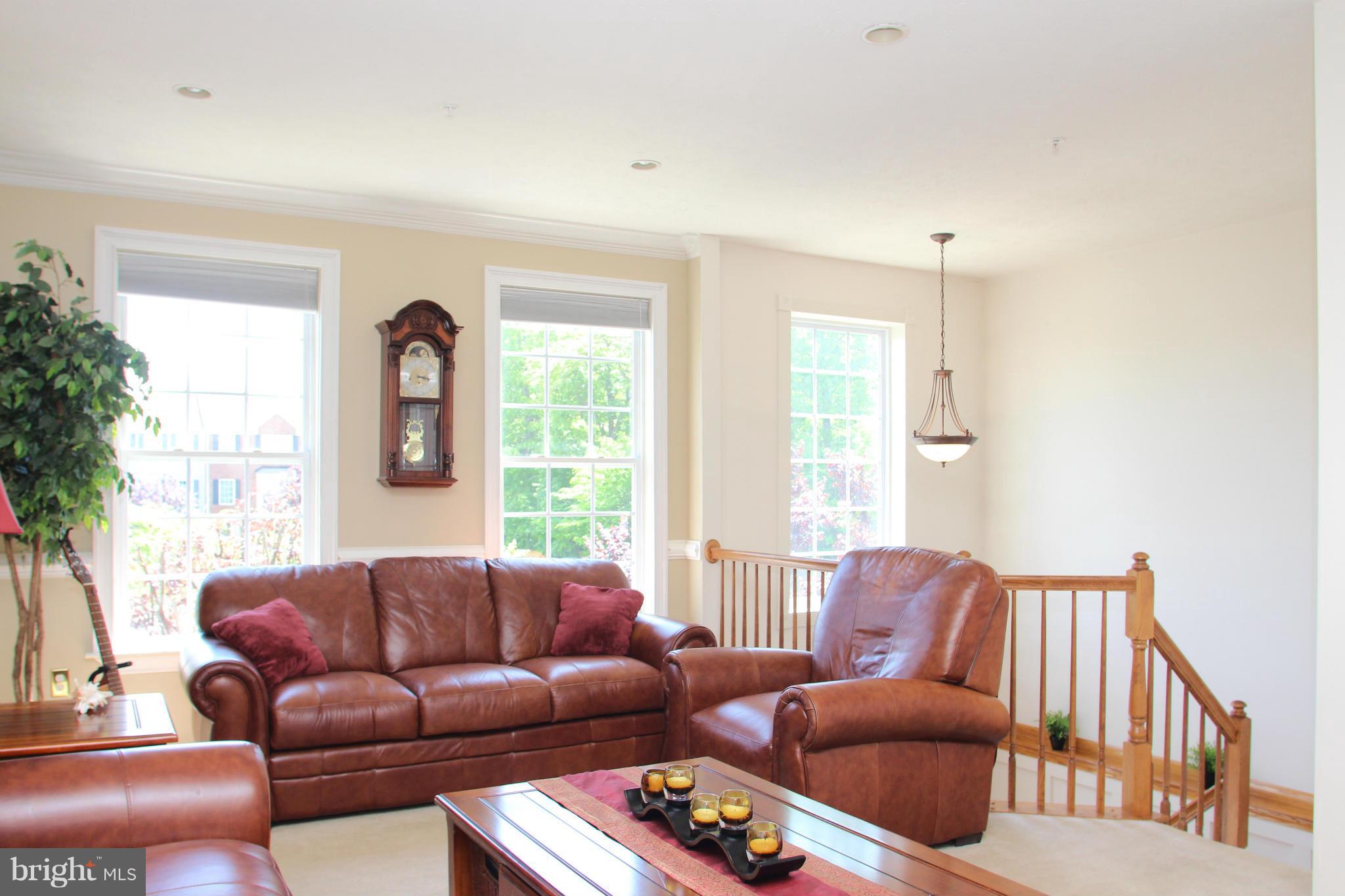 5046 Kemsley Court Rosedale, MD 21237 - Photo 8 of 30 Living Room