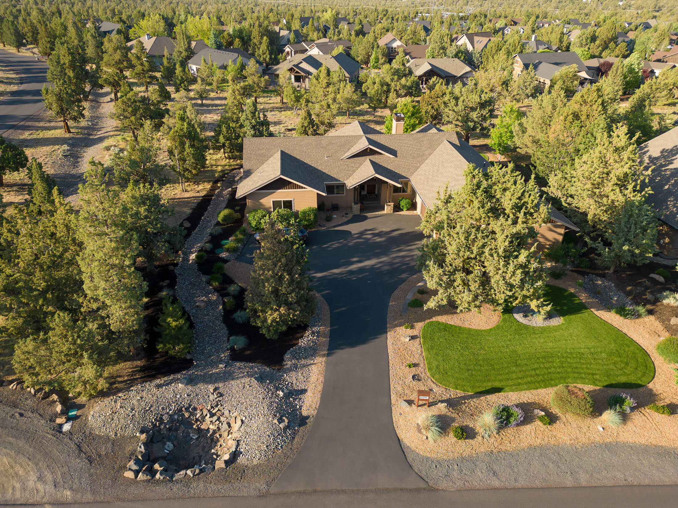 10295 Sundance Ridge Loop Redmond, OR 97756 - Photo 38 of 67 10295 Sundance Ridge Loop aerial_0572 co