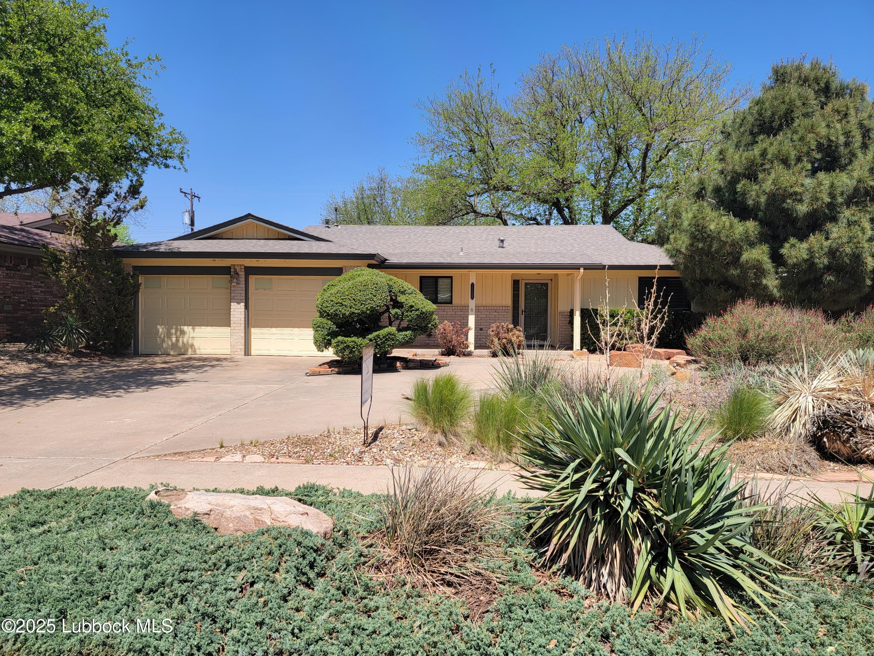 3206 69th Street Lubbock, TX 79413 - Photo 2 of 25 20230415_140125