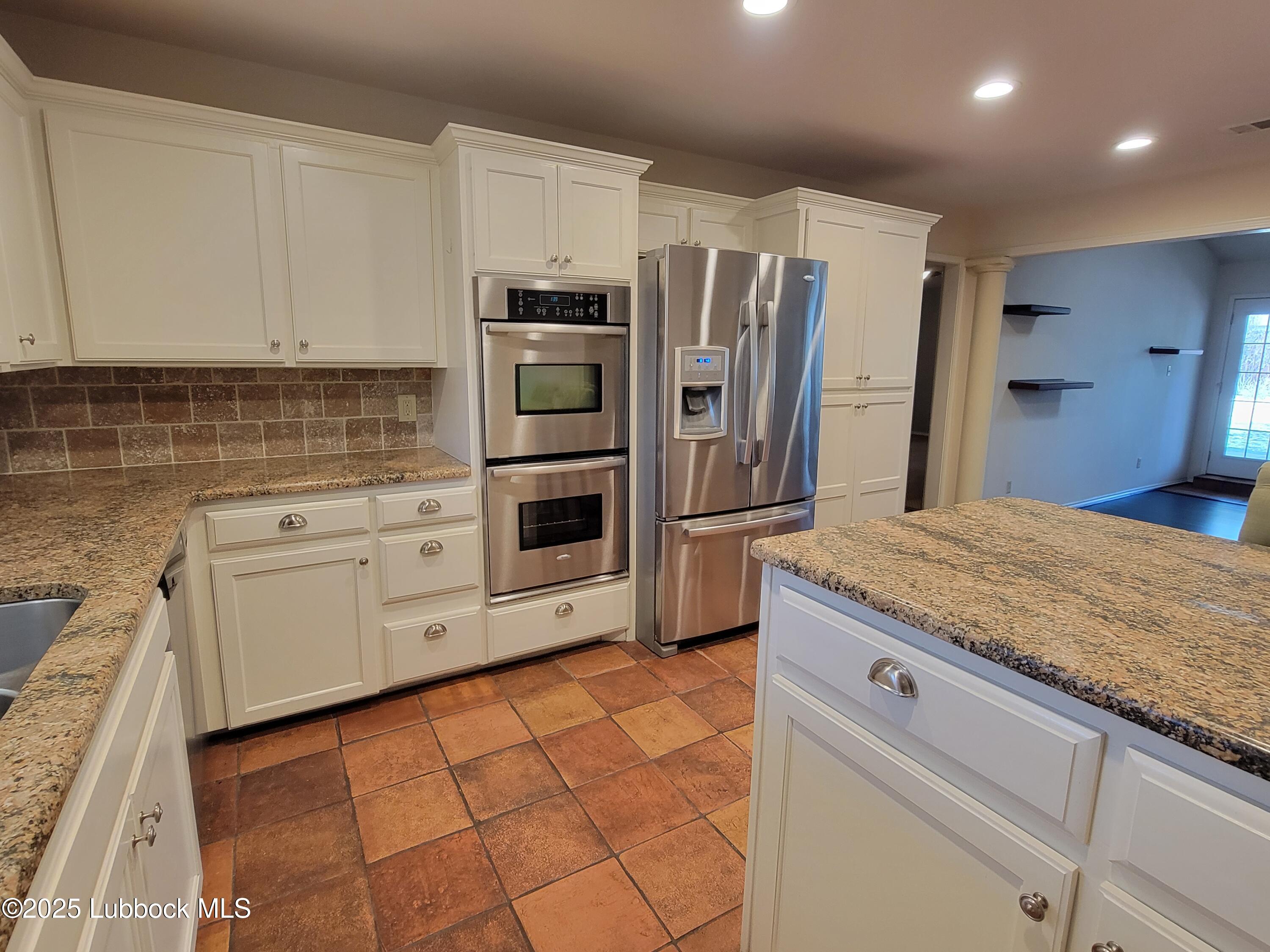 3206 69th Street Lubbock, TX 79413 - Photo 9 of 25 20230415_134053