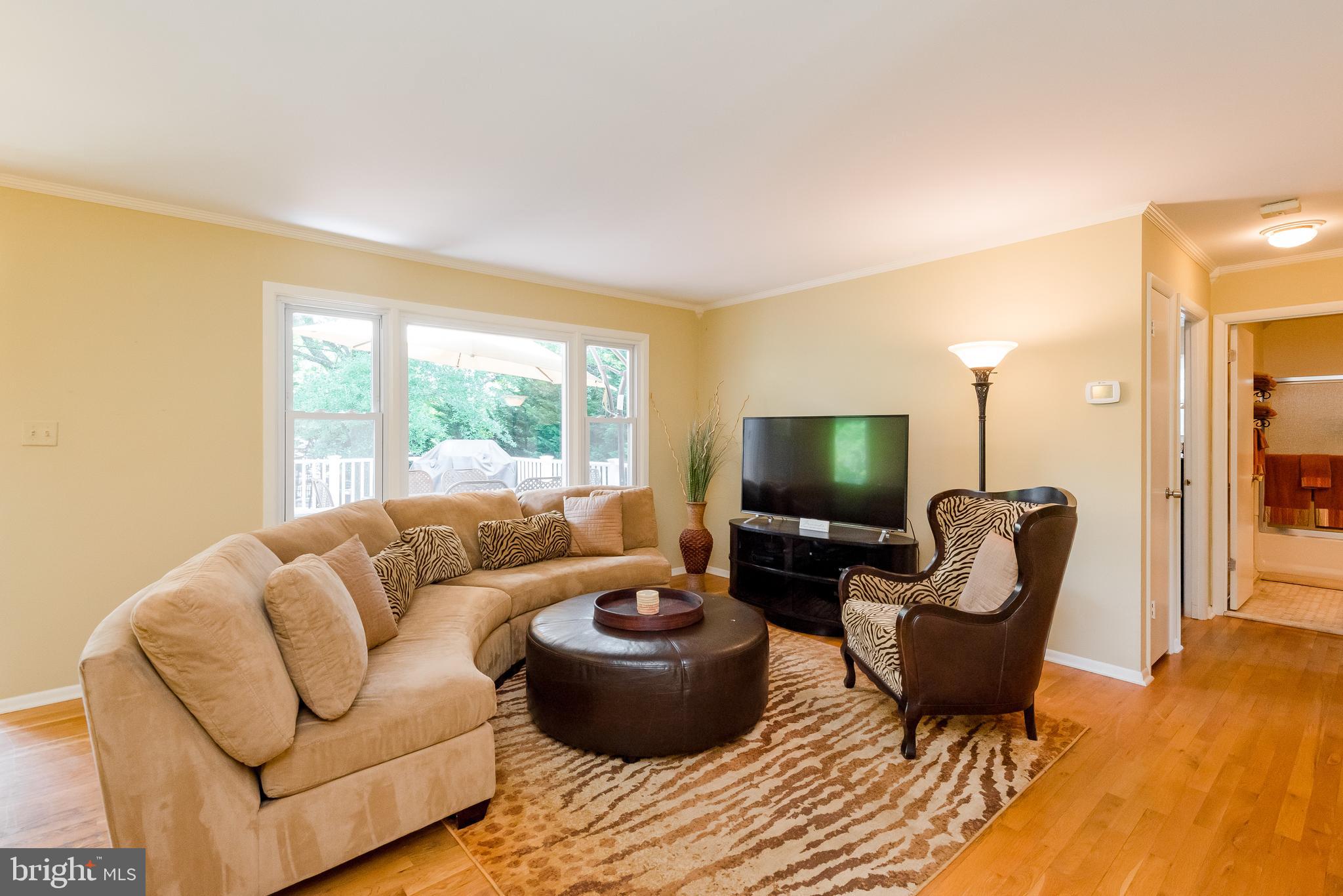 107 Bosun Road Arnold, MD 21012 - Photo 6 of 45 Living Room