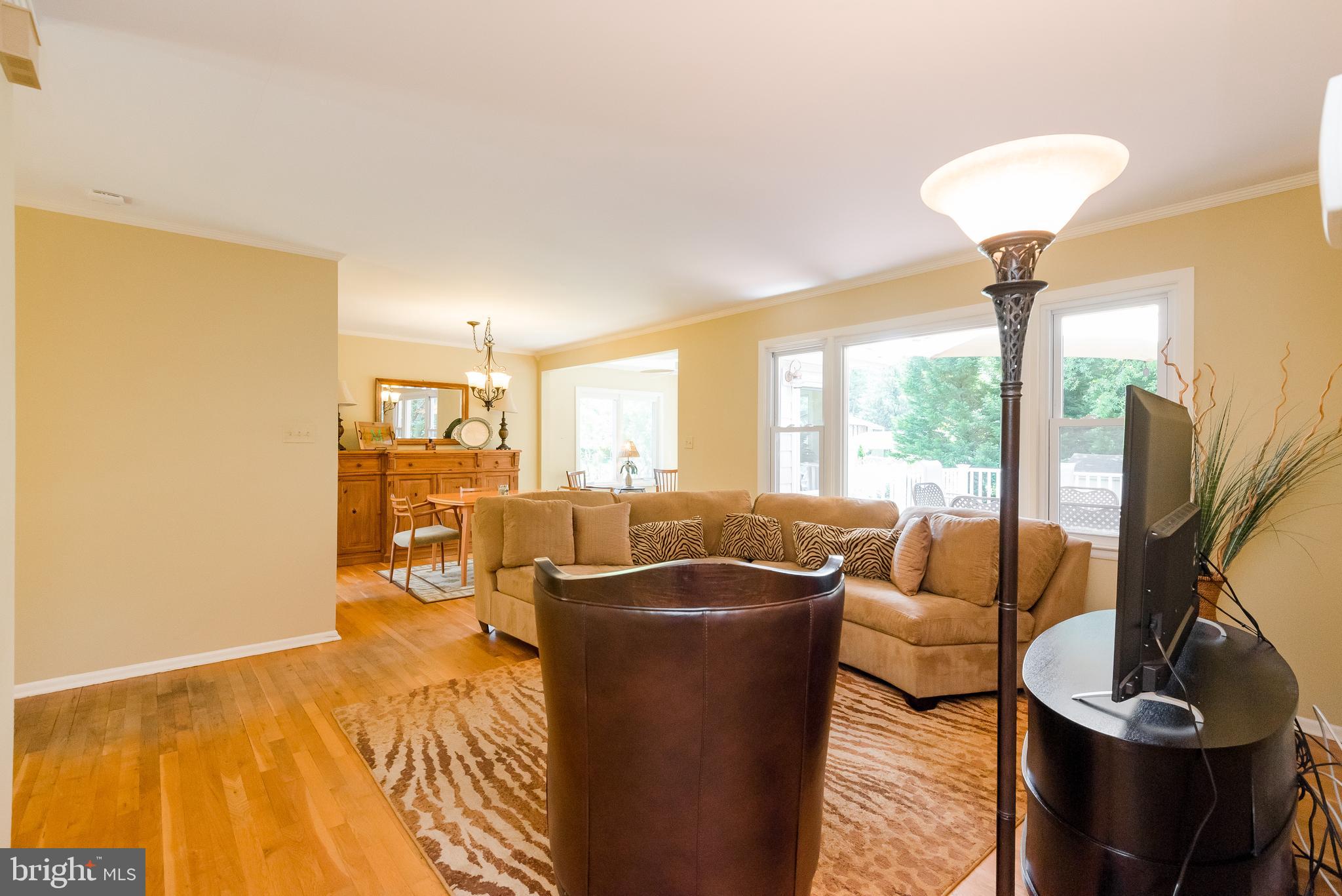 107 Bosun Road Arnold, MD 21012 - Photo 7 of 45 Living Room