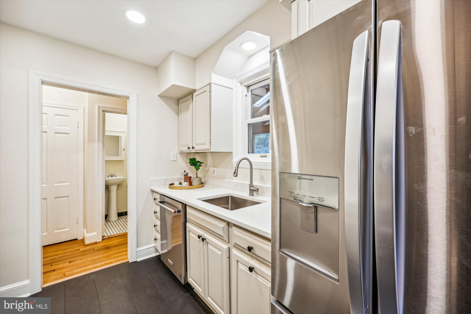 1502 Live Oak Drive Silver Spring, MD 20910 - Photo 9 of 46