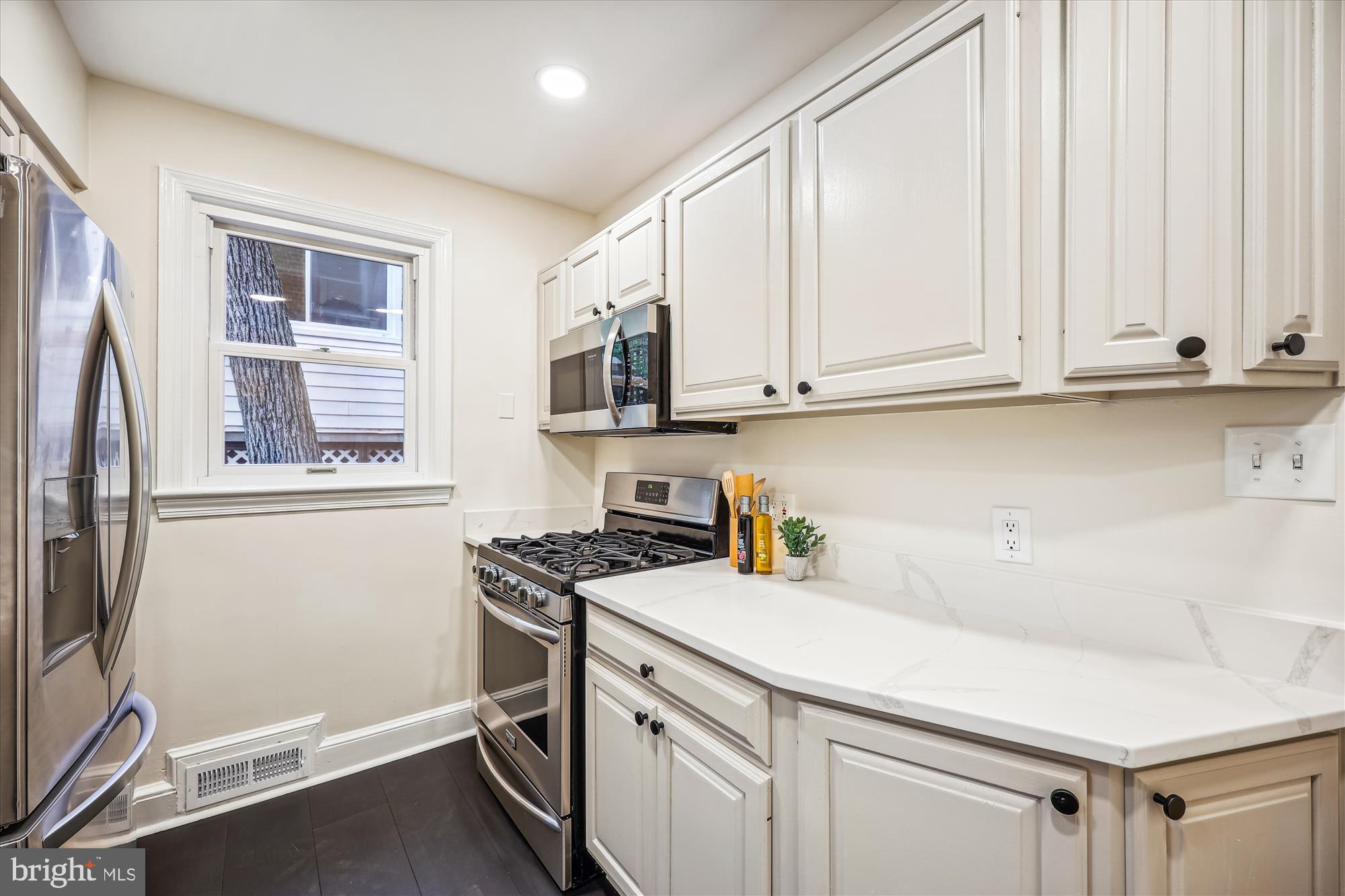 1502 Live Oak Drive Silver Spring, MD 20910 - Photo 10 of 46