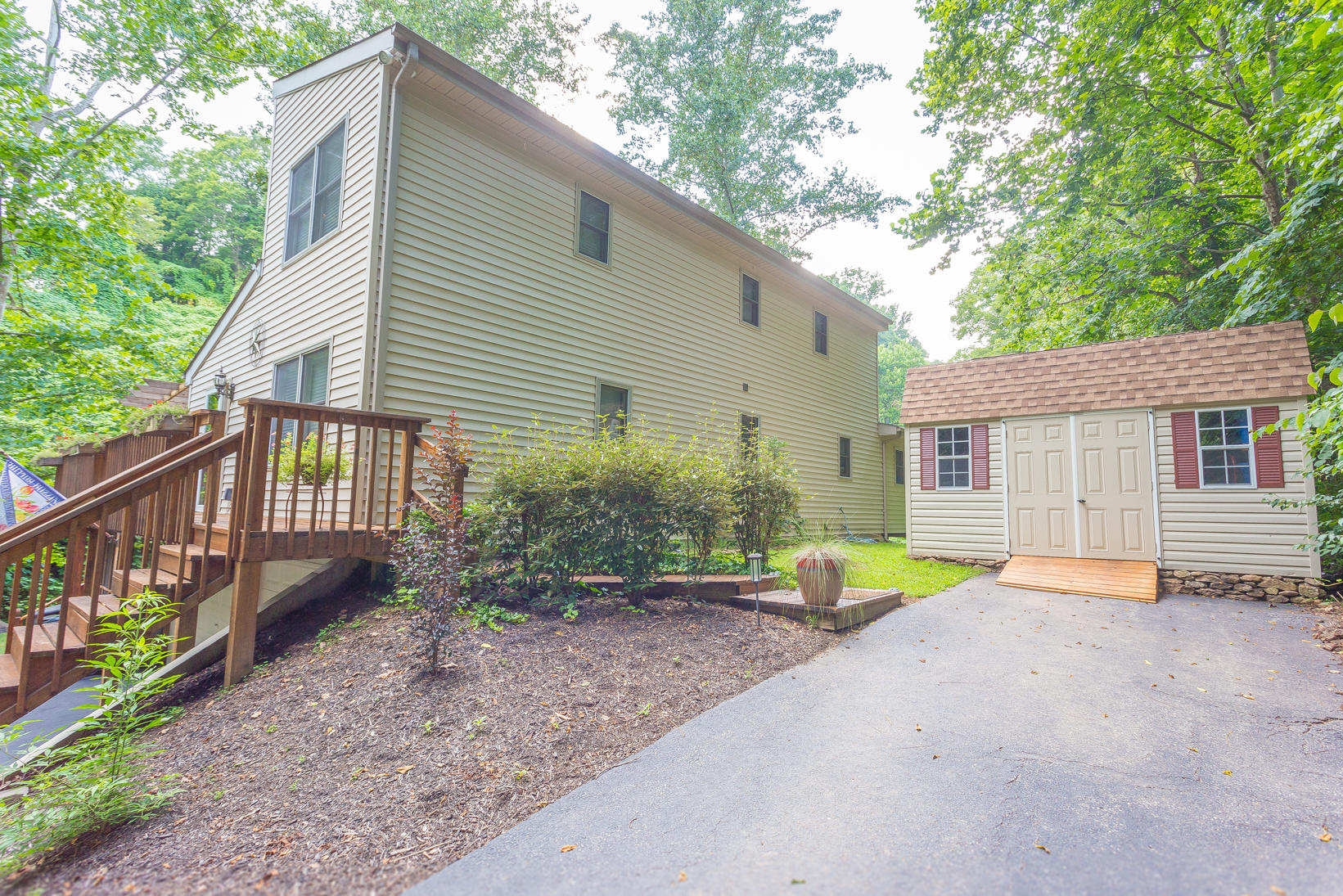7671 Mt Chestnut Road Roanoke, VA 24018 - Photo 26 of 48 IMG_2091