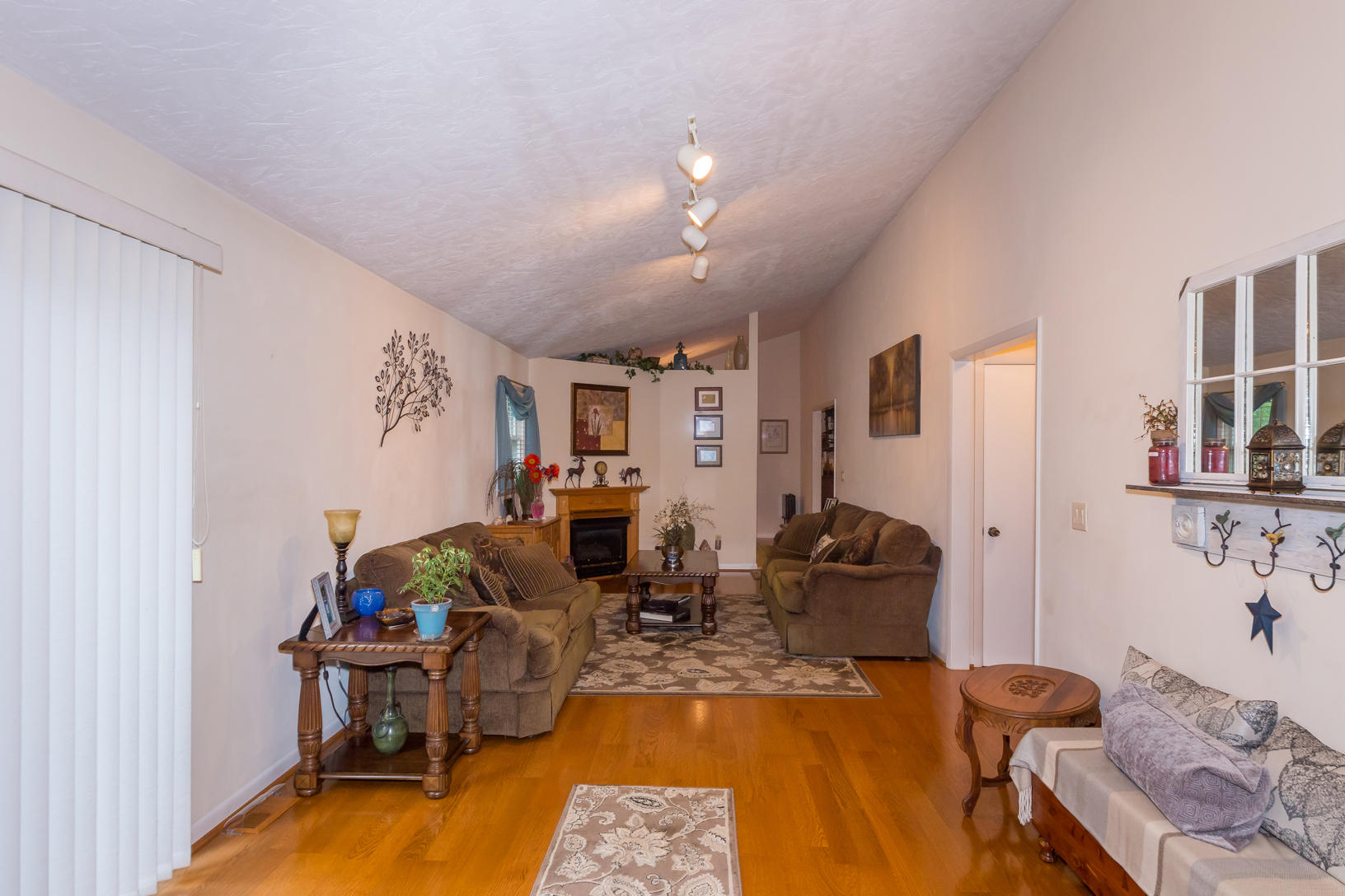 7671 Mt Chestnut Road Roanoke, VA 24018 - Photo 27 of 48 IMG_2092