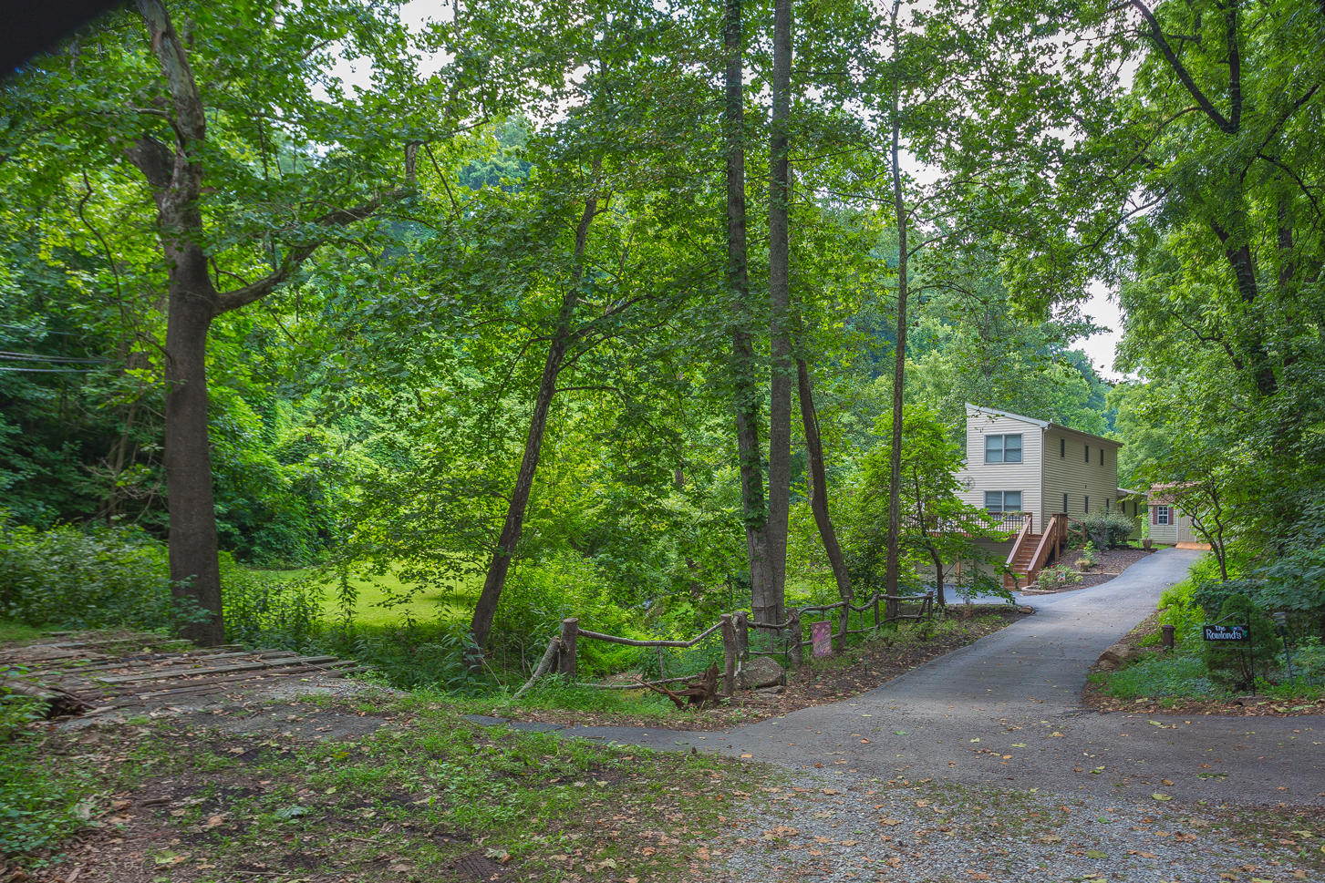 7671 Mt Chestnut Road Roanoke, VA 24018 - Photo 5 of 48 IMG_2000