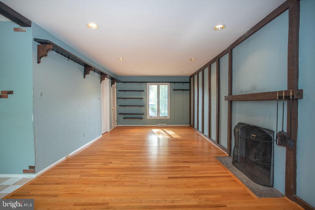 6 Forge Road Newark, DE 19711 - Photo 16 of 26 Cozy Family Room