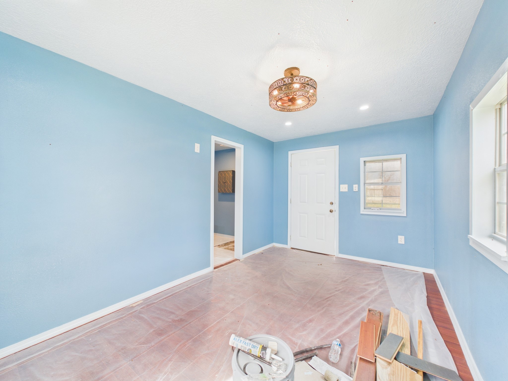 282 B Rte 66 Livingston, TX 77351 - Photo 6 of 25 a view of an empty room with a window