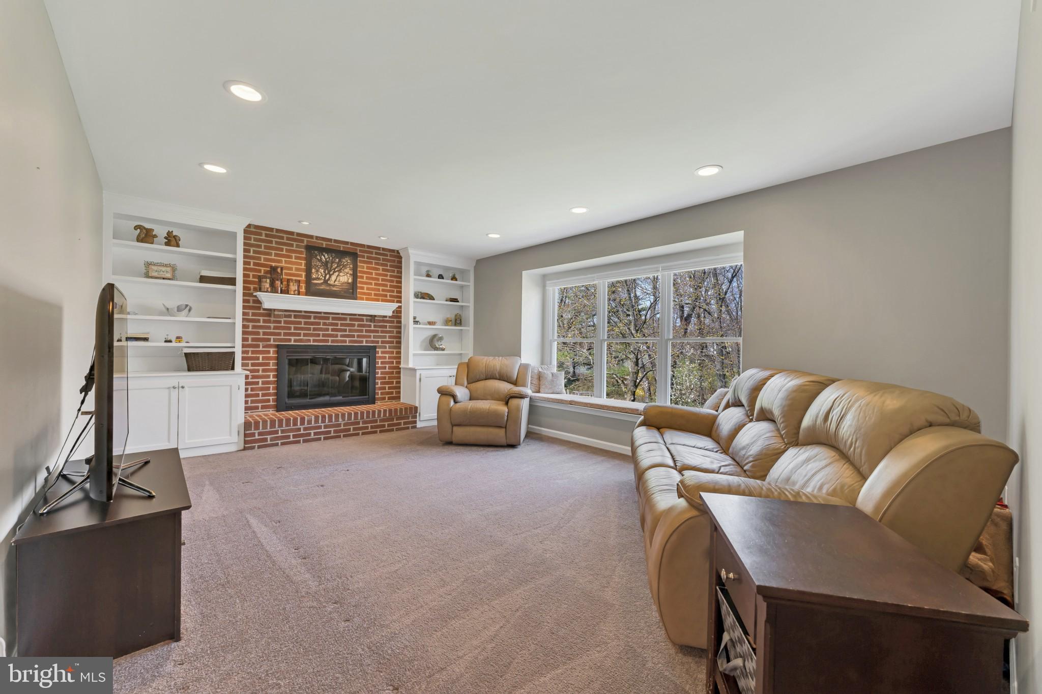 1447 West Rockspray Road Jamison, PA 18929 - Photo 12 of 28 Family room