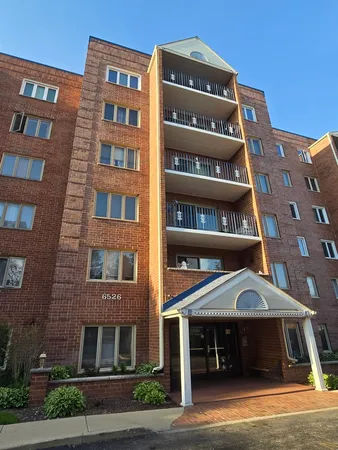 $190,000 | 6526 West Irving Park Road, Unit 505, Chicago, IL 60634