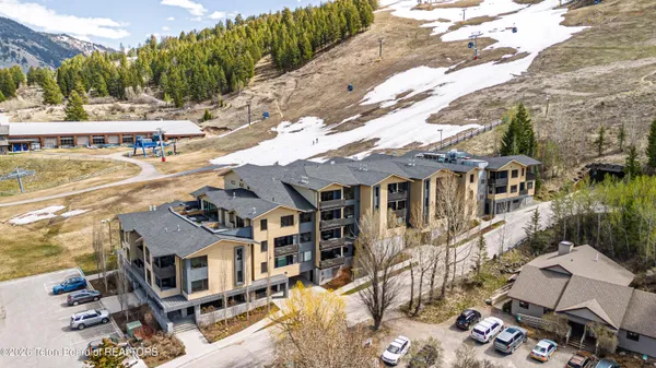 $2,395,000 | 680 South Cache Street, Unit 501, Jackson, WY 83001