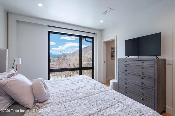 $2,395,000 | 680 South Cache Street, Unit 501, Jackson, WY 83001