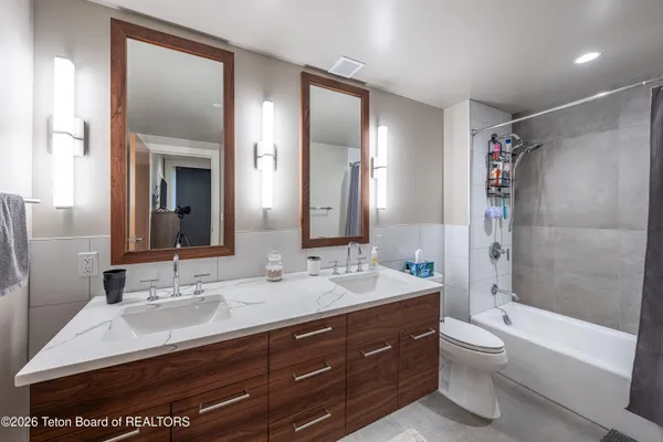 $2,395,000 | 680 South Cache Street, Unit 501, Jackson, WY 83001