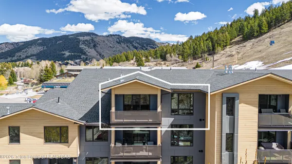 $2,395,000 | 680 South Cache Street, Unit 501, Jackson, WY 83001