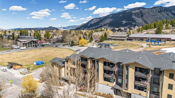 $2,395,000 | 680 South Cache Street, Unit 501, Jackson, WY 83001