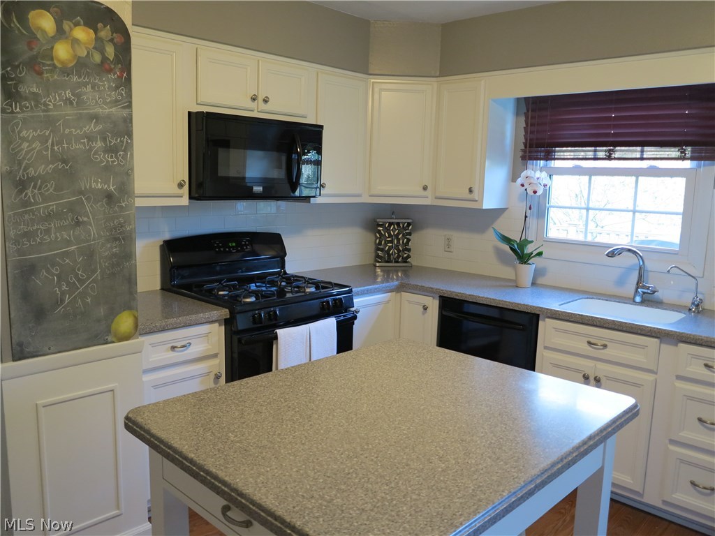 5710 Caranor Road Kent, OH 44240 - Photo 9 of 35 Newly remodeled kitchen makes the most of this space.
