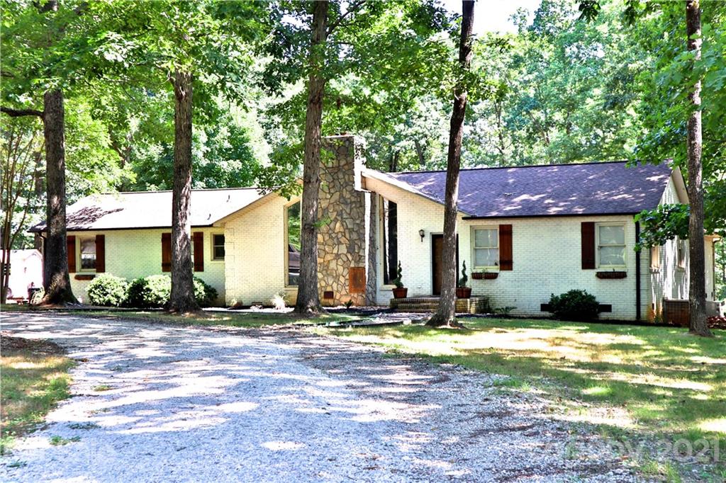 1018 Cameron Road York, SC 29745 - Photo 2 of 27 Gallery Image 2