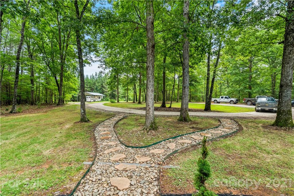 1018 Cameron Road York, SC 29745 - Photo 4 of 27 Gallery Image 4