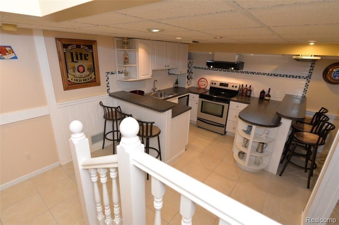 2154 Highsplint Drive Rochester, MI 48307 - Photo 33 of 42 Bar/Kitchenette in Basement