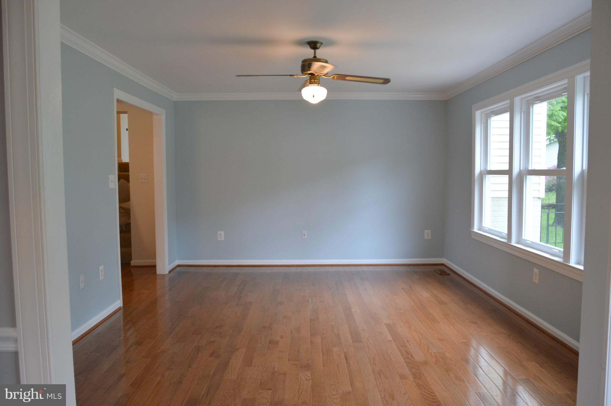 12214 Braddock Road Fairfax, VA 22030 - Photo 8 of 30 Family Room