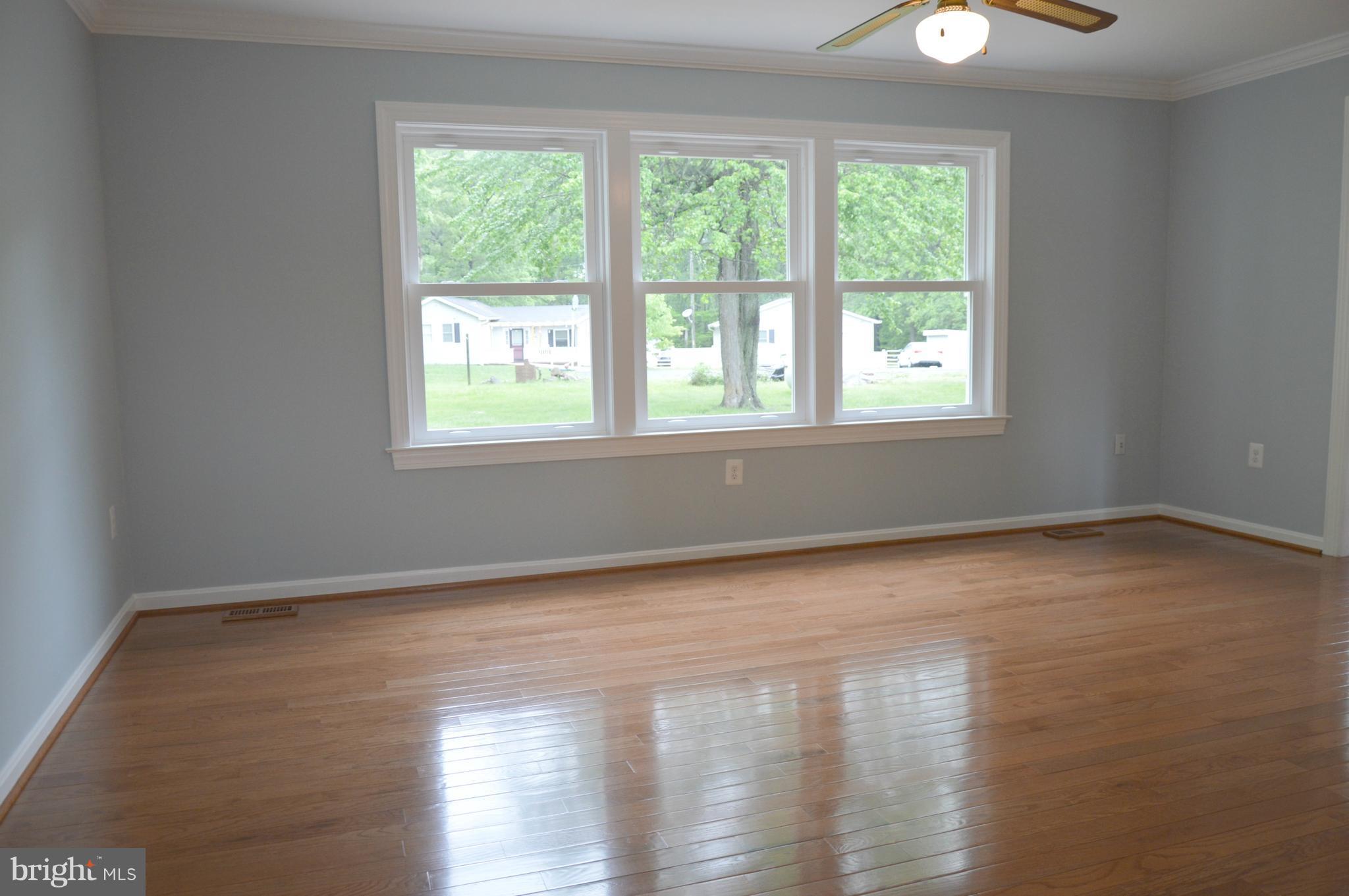 12214 Braddock Road Fairfax, VA 22030 - Photo 9 of 30 Family Room