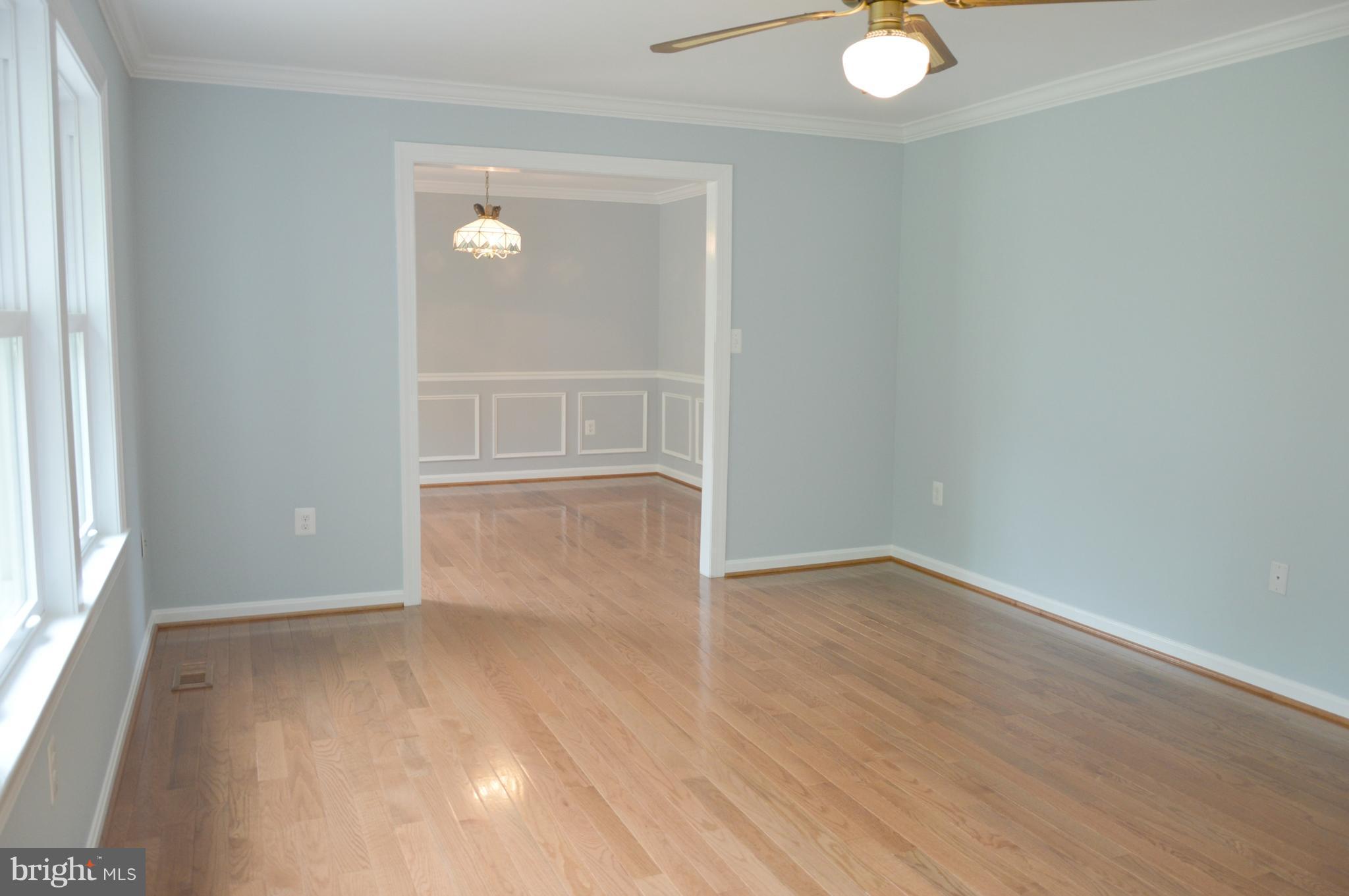 12214 Braddock Road Fairfax, VA 22030 - Photo 10 of 30 Family Room