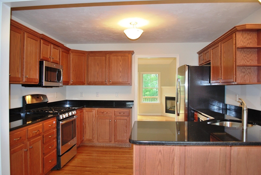 39 Country Hill Road, Unit 39 Jefferson, MA 01522 - Photo 3 of 16