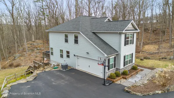 $599,000 | 968 McKinley Way, East Stroudsburg, PA 18301