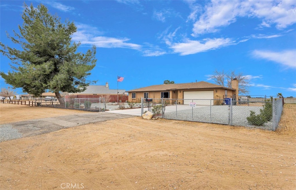 15268 Nanticoke Road Apple Valley, CA 92307 - Photo 2 of 25