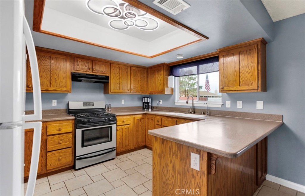 15268 Nanticoke Road Apple Valley, CA 92307 - Photo 8 of 25