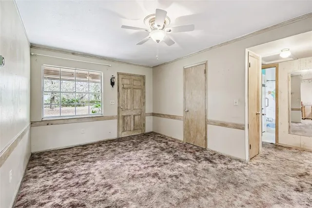 a view of entryway with window