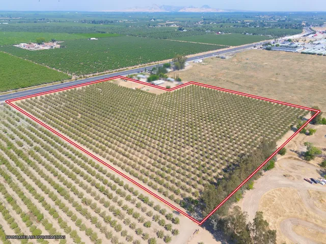 a view of a tennis court