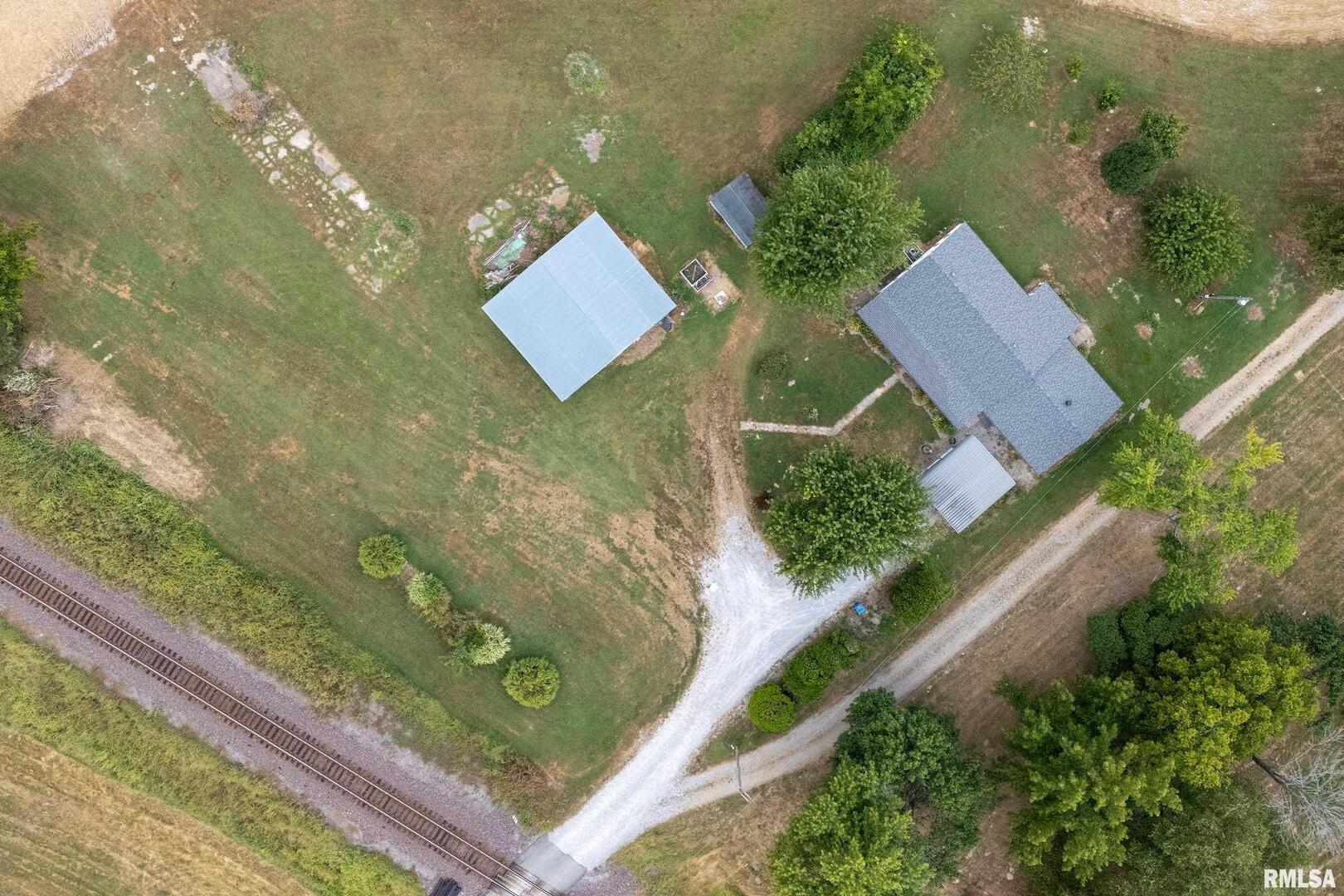 53 Private Road De Soto, IL 62924 - Photo 31 of 38 a view of a yard