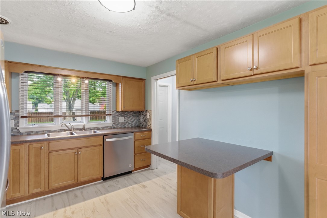 537 Randall Road Elyria, OH 44035 - Photo 15 of 49