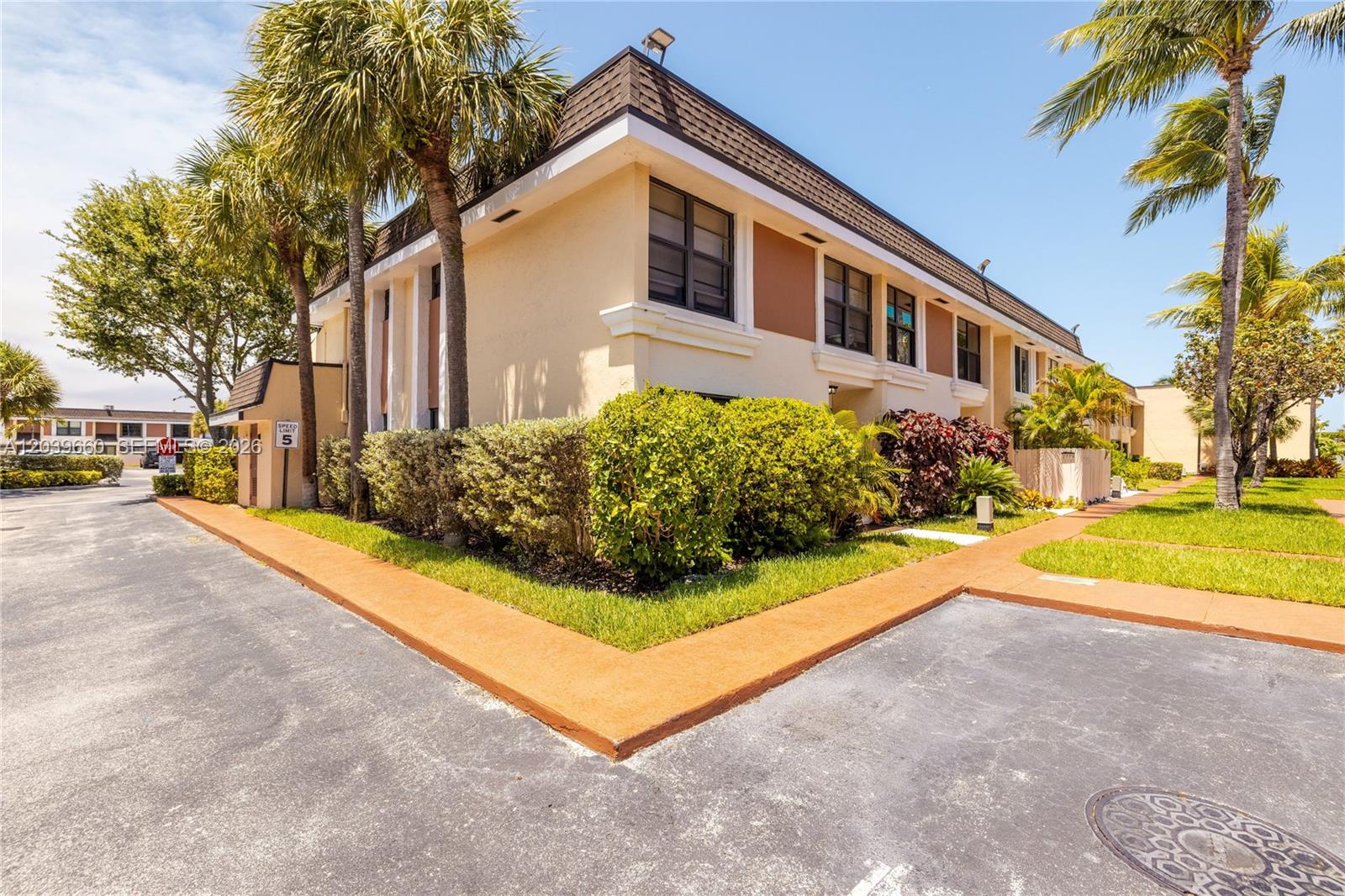 2771 Northeast 164th Street, Unit 12 North Miami Beach, FL 33160 - Photo 37 of 42