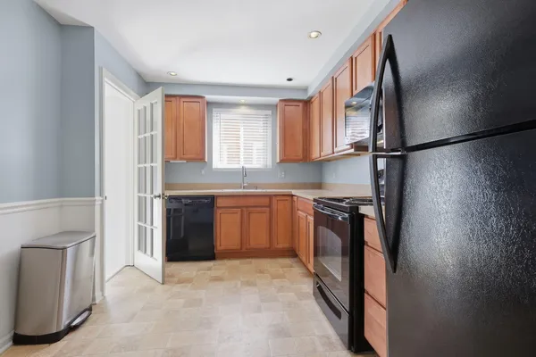 $289,000 | 1882 Kenmore Drive, Grosse Pointe Woods, MI 48236