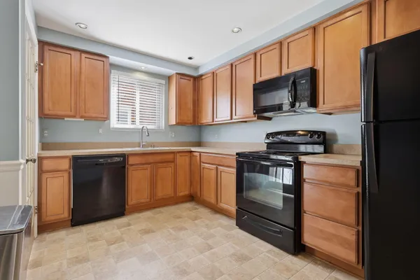 $289,000 | 1882 Kenmore Drive, Grosse Pointe Woods, MI 48236