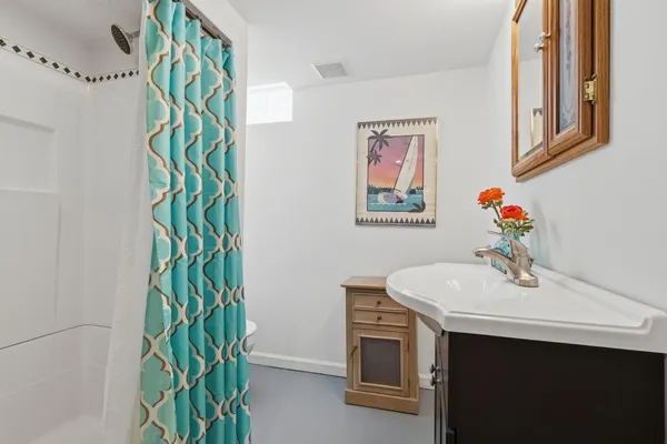 $289,000 | 1882 Kenmore Drive, Grosse Pointe Woods, MI 48236