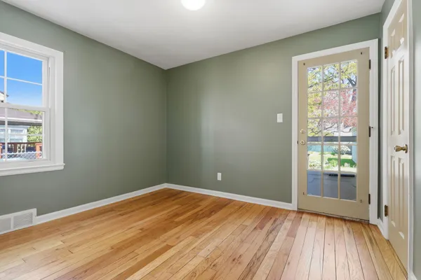 $289,000 | 1882 Kenmore Drive, Grosse Pointe Woods, MI 48236