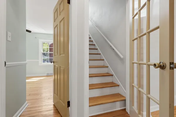$289,000 | 1882 Kenmore Drive, Grosse Pointe Woods, MI 48236