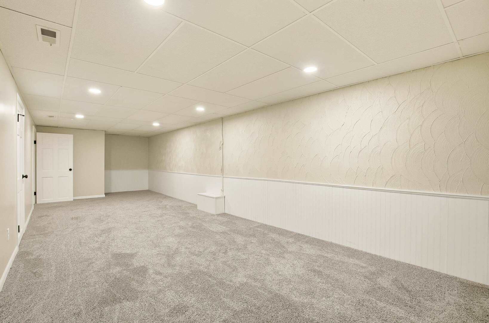 1135 6th Street West Milan, IL 61264 - Photo 26 of 36 a view of an empty room