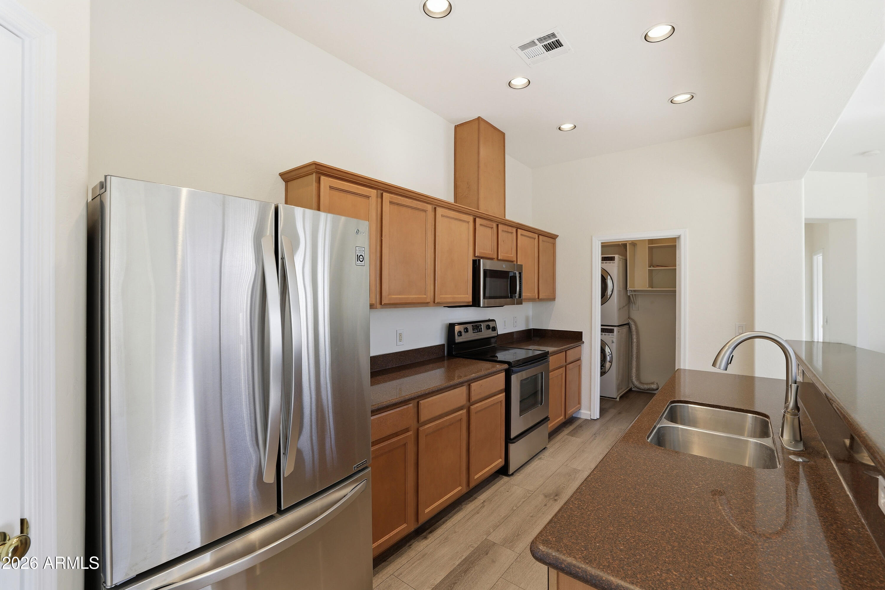 1225 North 36th Street, Unit 2011 Phoenix, AZ 85008 - Photo 5 of 28 Kitchen